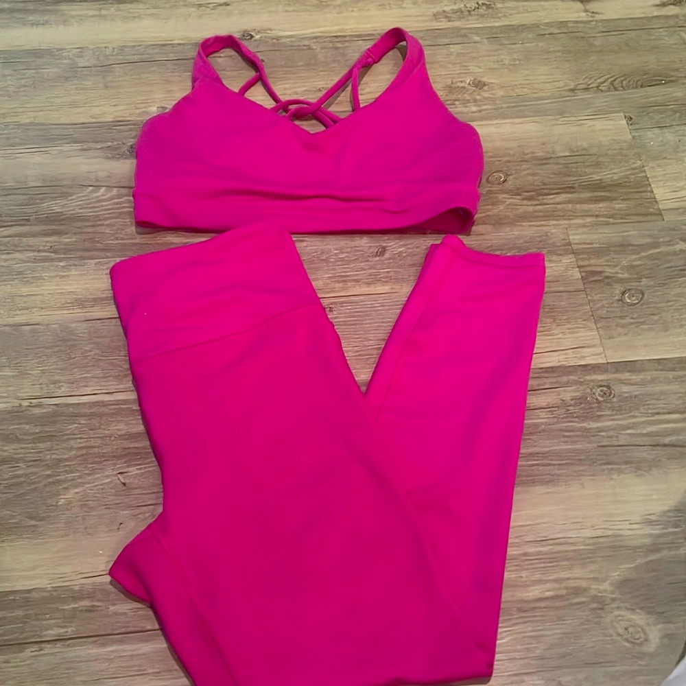 Athleta electric pink set with elation tight & sports bra Small